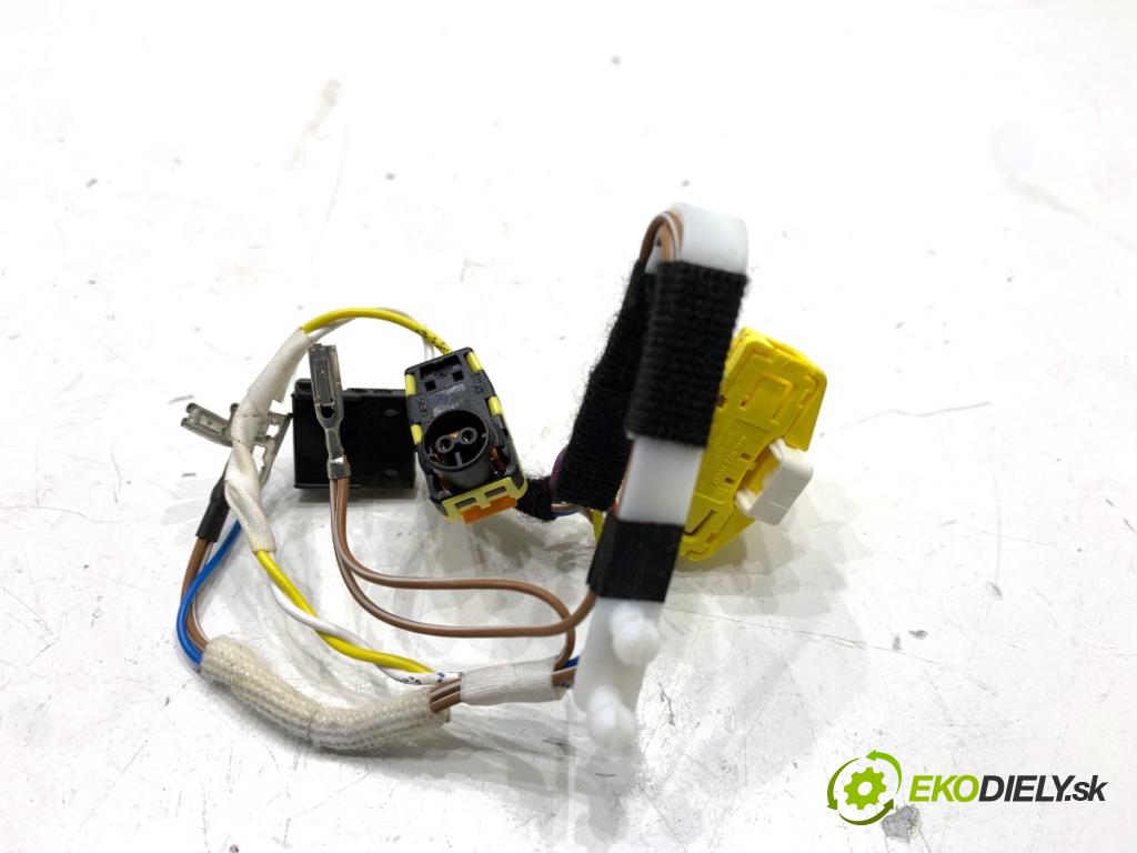 AUDI Q4 SUV 2023 150 kW 40 e-tron Káblovačka silentbloku airbag