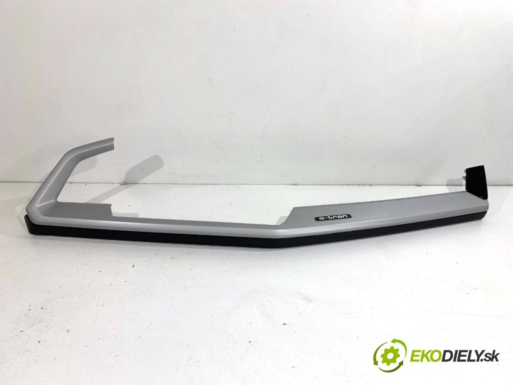 AUDI Q4 SUV 2023 150 kW 40 e-tron  lišta kryt přístrojovky 89B853190