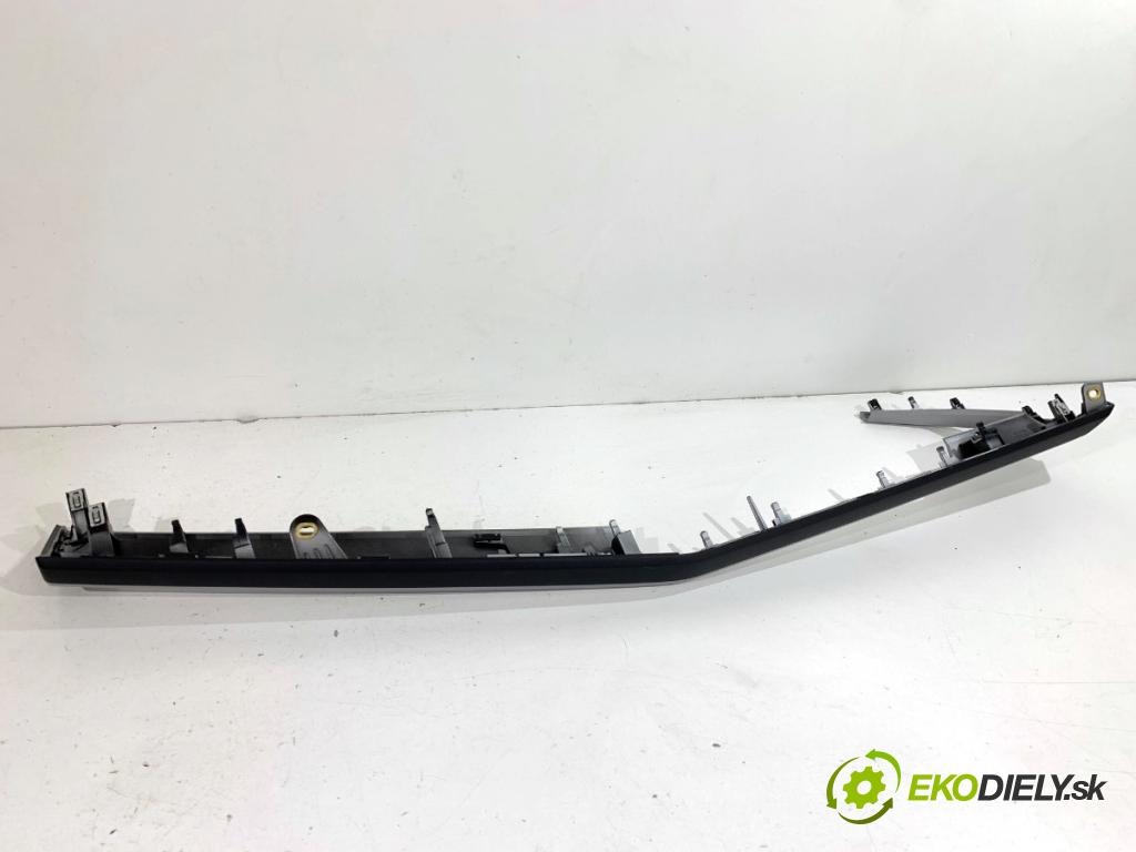 AUDI Q4 SUV 2023 150 kW 40 e-tron  lišta kryt přístrojovky 89B853190