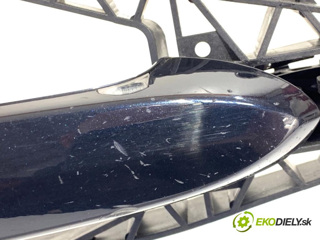 BMW G05 SUV 2020 195 kW xDrive 30 d 2993 Kľučka vonkajšia ľavy predný 7401205