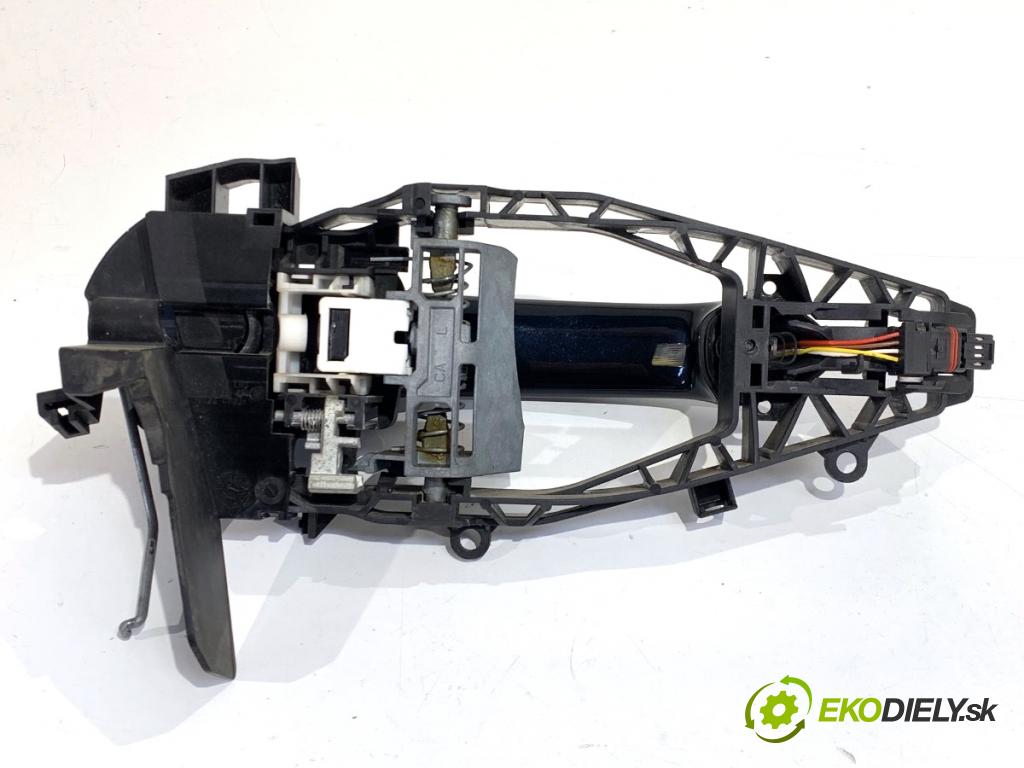 BMW G05 SUV 2020 195 kW xDrive 30 d 2993 Kľučka vonkajšia ľavy predný 7401205