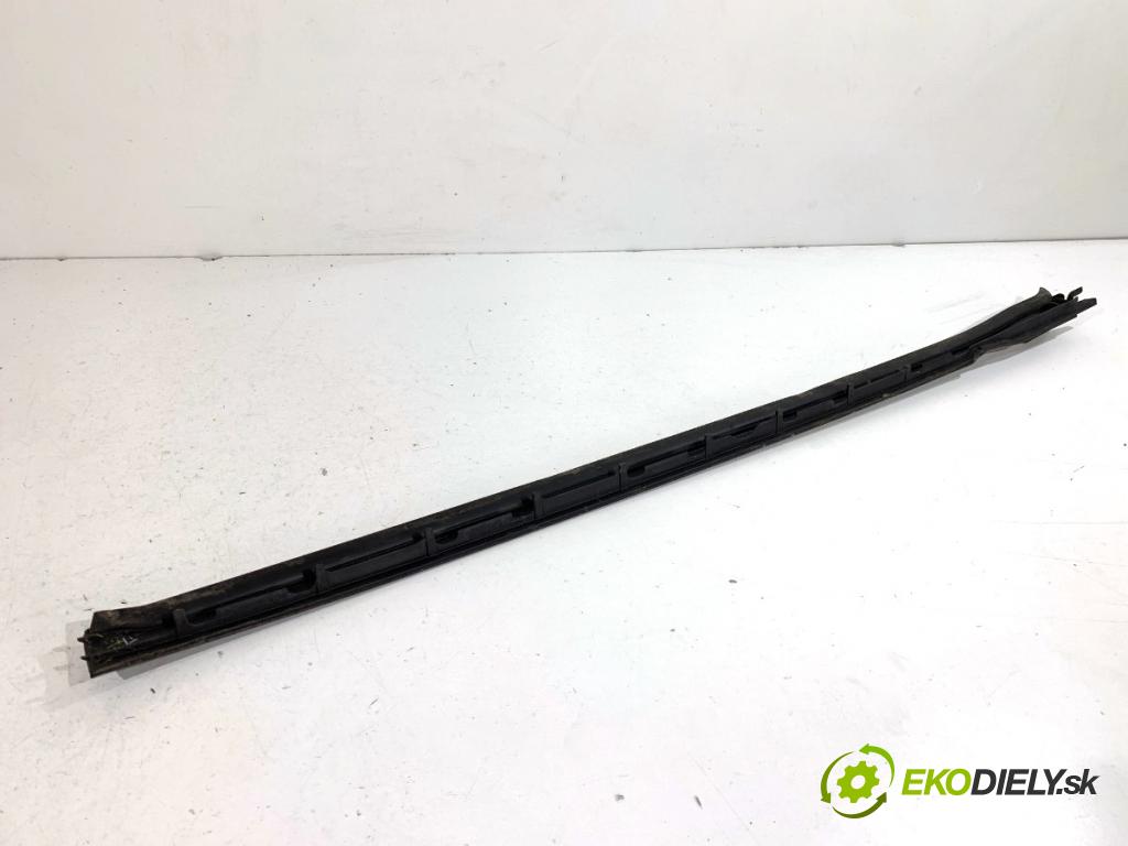 BMW G05 SUV 2020 195 kW xDrive 30 d 2993 Lišta okna čelovej ľavá strana 7463527