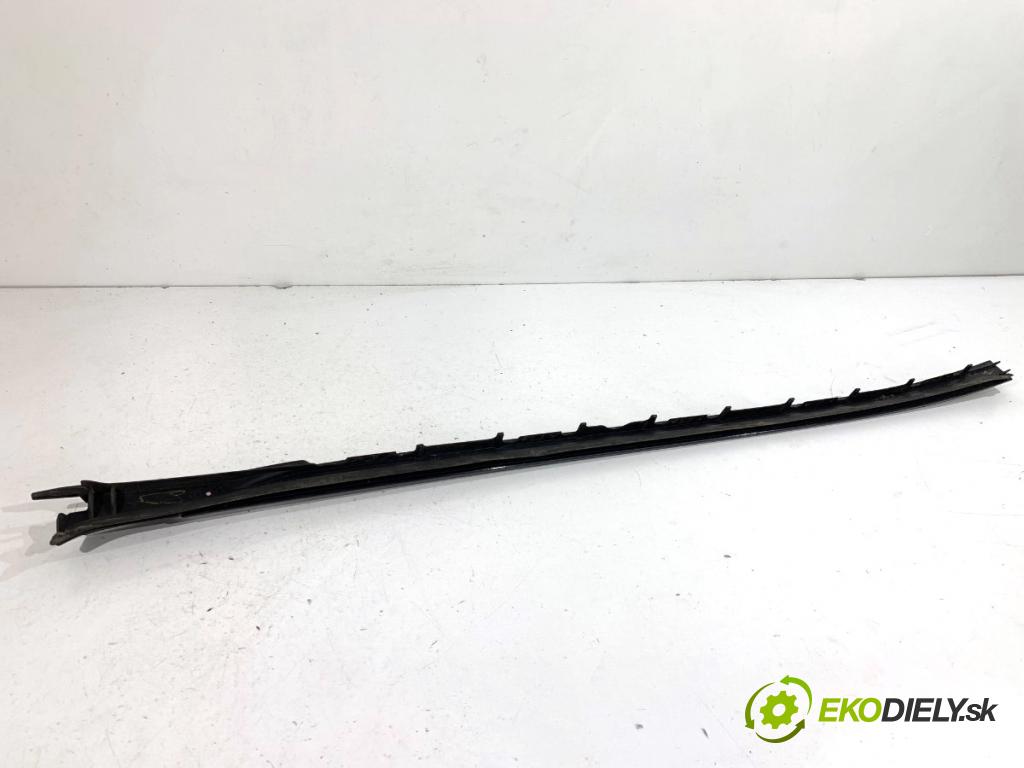 BMW G05 SUV 2020 195 kW xDrive 30 d 2993 Lišta okna čelovej ľavá strana 7463527