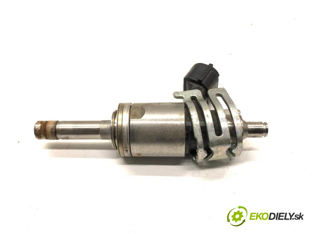 LEXUS IS sedan 2019 133 kW 300h (AVE30_) 2494 vstřikovač 23250-31120 (Vstřikovač paliva)