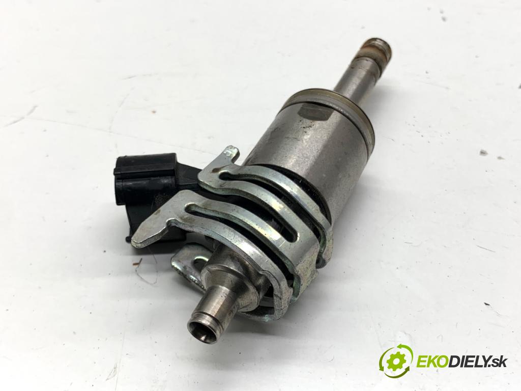 LEXUS IS sedan 2019 133 kW 300h (AVE30_) 2494 vstrekovač 23250-31120 (Vstrekovač paliva)