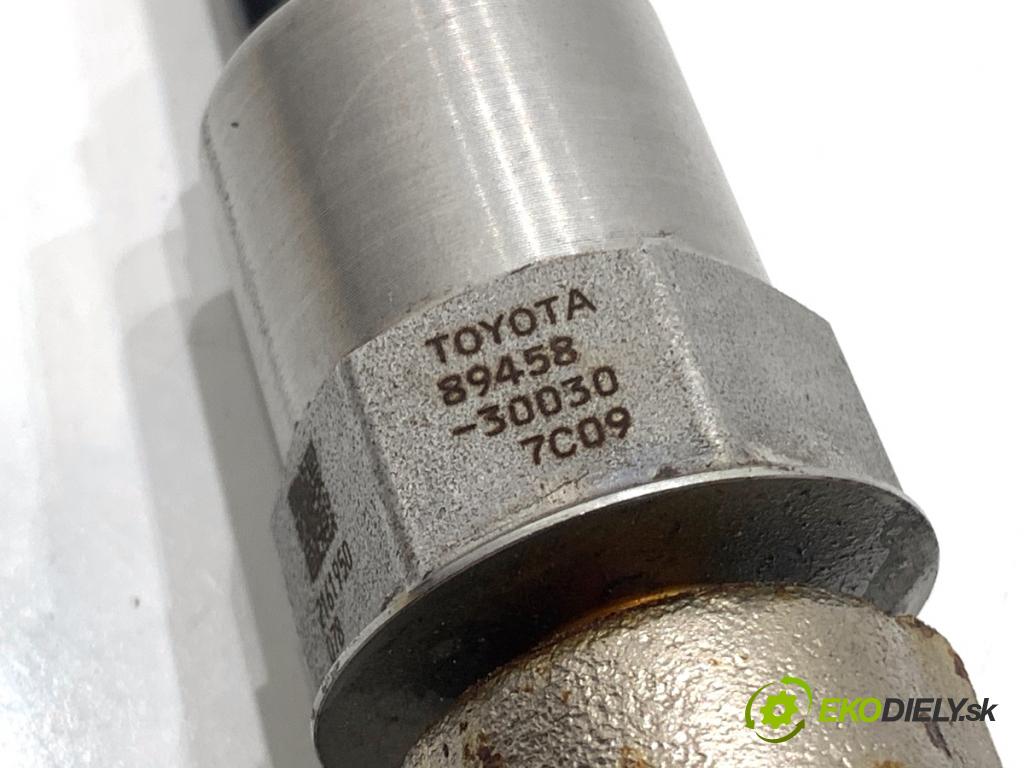 LEXUS IS sedan 2019 133 kW 300h (AVE30_) 2494 Lišta vstrekovacia 89458-30030 (Vstrekovacia lišta)