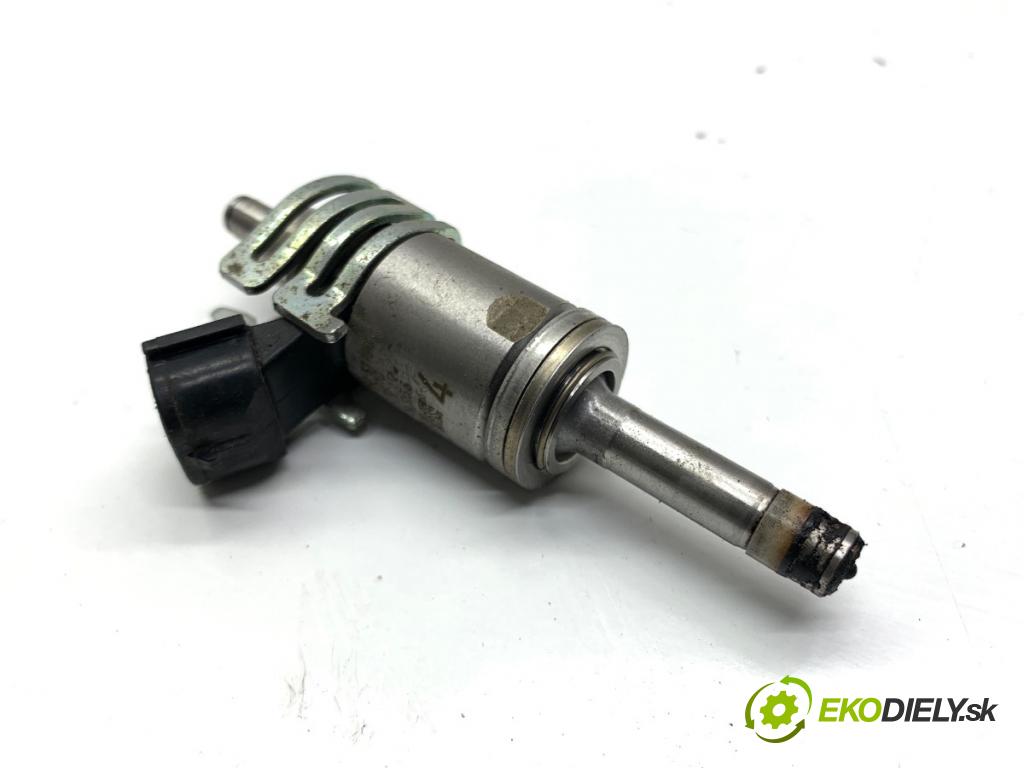 LEXUS IS sedan 2019 133 kW 300h (AVE30_) 2494 vstrekovač 23250-31120 (Vstrekovač paliva)