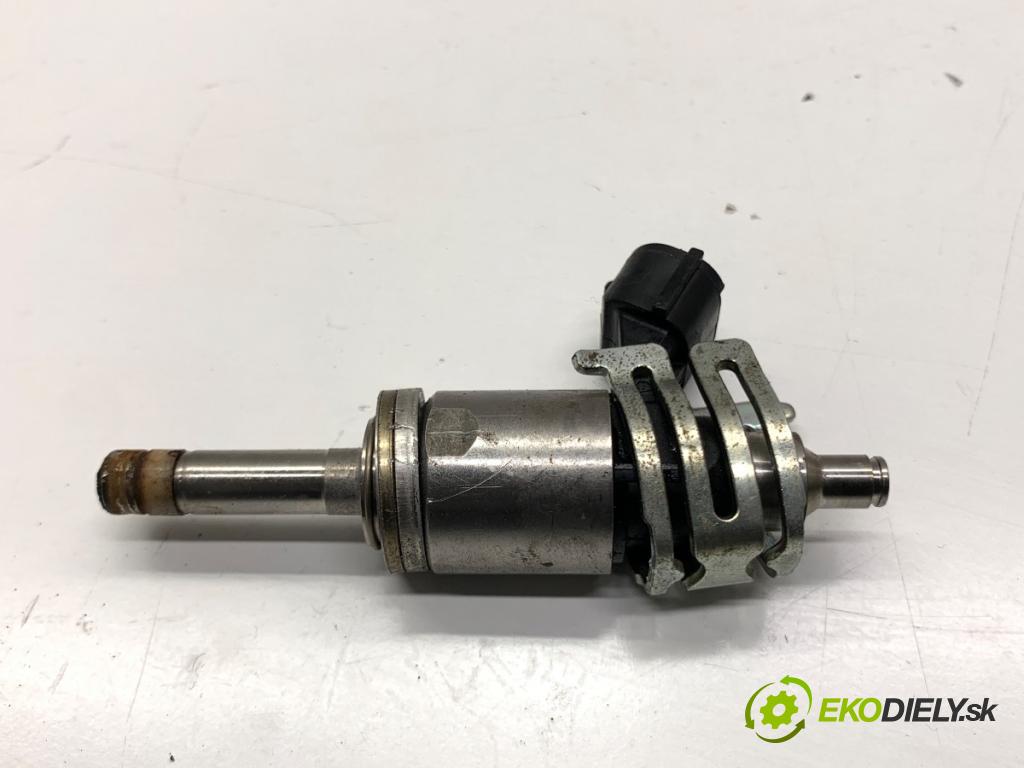 LEXUS IS sedan 2019 133 kW 300h (AVE30_) 2494 vstřikovač 23250-31120 (Vstřikovač paliva)