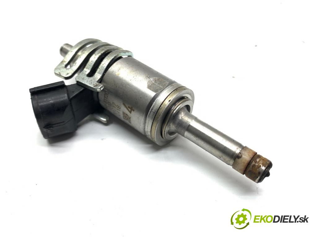 LEXUS IS sedan 2019 133 kW 300h (AVE30_) 2494 vstrekovač 23250-31120 (Vstrekovač paliva)