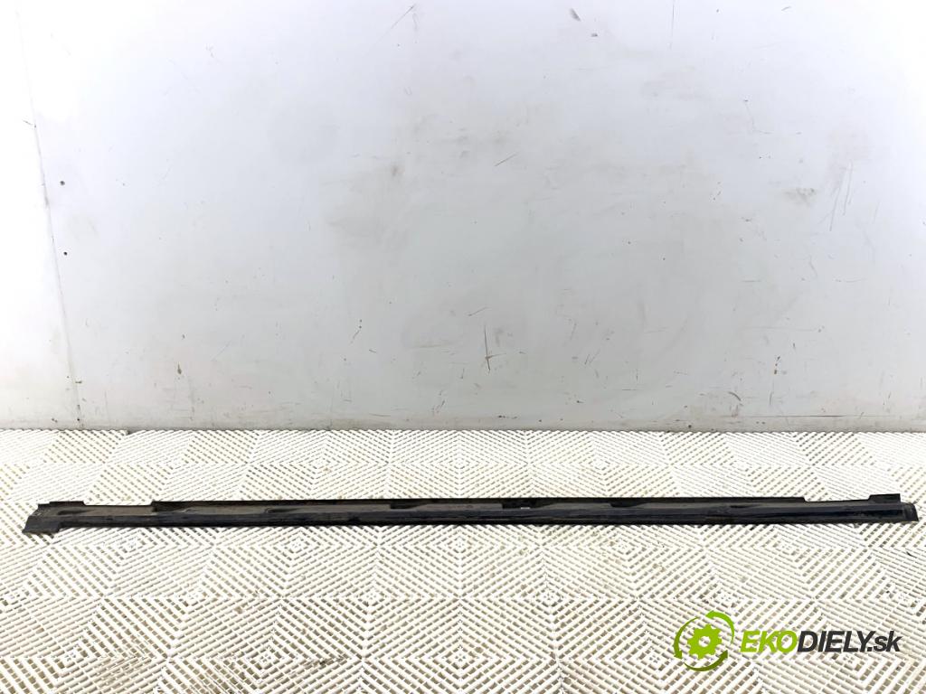 AUDI Q4 SUV 2023 150 kW 40 e-tron  Lišta Násada prahová pravá 89A825212