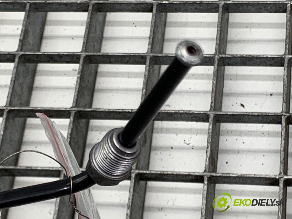 AUDI Q4 SUV 2023 150 kW 40 e-tron  Rúrka BRZDA: zad pravy 1EA614782E