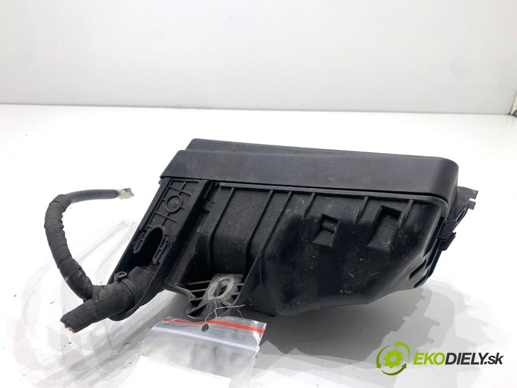 AUDI Q4 SUV 2023 150 kW 40 e-tron  Skrinka poistková 1EA907361A (Poistková skrinka)