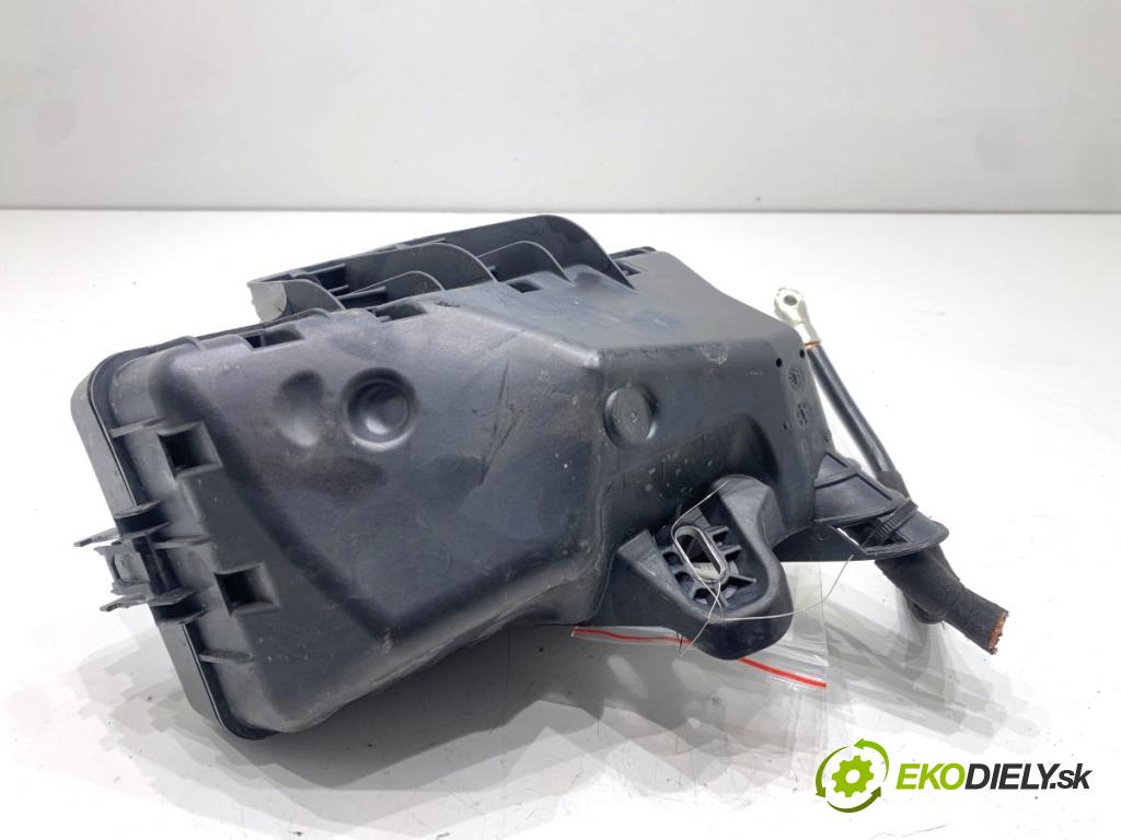 AUDI Q4 SUV 2023 150 kW 40 e-tron  Skrinka poistková 1EA907361A (Poistková skrinka)