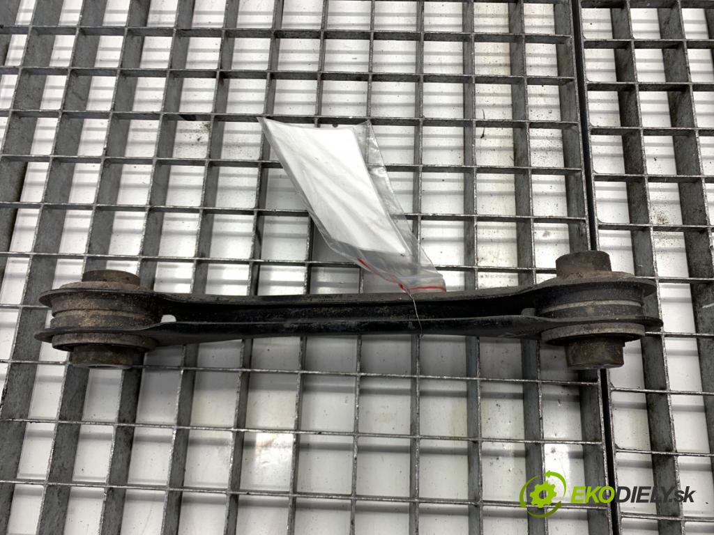 AUDI Q4 SUV 2023 150 kW 40 e-tron  Rameno pravy zad 1EA501529B