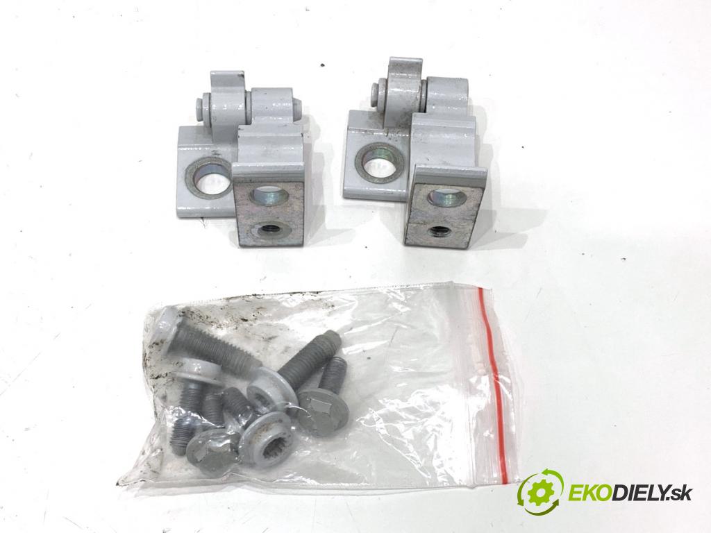 AUDI Q4 SUV 2023 150 kW 40 e-tron  závesky Dvere zad ľave 8X0831403F