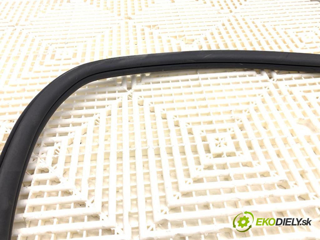 AUDI Q4 SUV 2023 150 kW 40 e-tron tesnenie Dvere predný ľavá strana 11A867911B