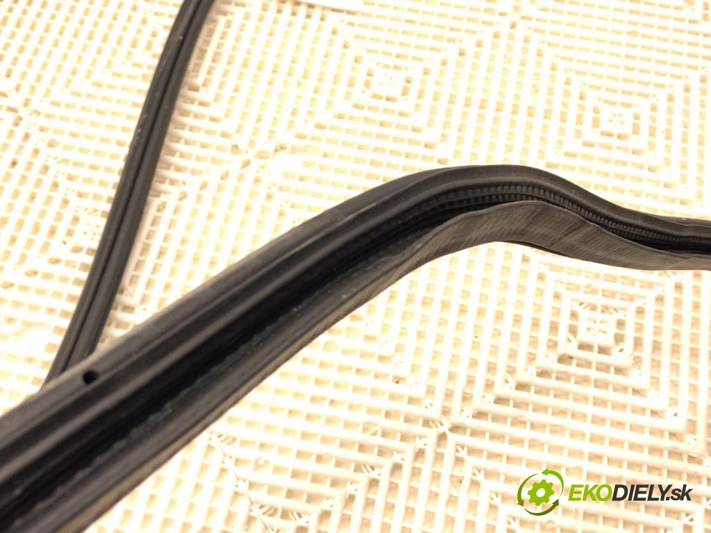 AUDI Q4 SUV 2023 150 kW 40 e-tron tesnenie Dvere predný ľavá strana 11A867911B