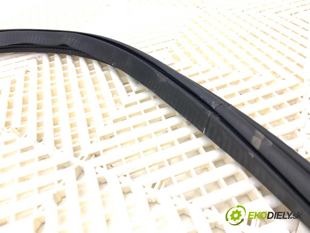 AUDI Q4 SUV 2023 150 kW 40 e-tron tesnenie Dvere zad pravá 89A833722 (Karoséria ostatné)