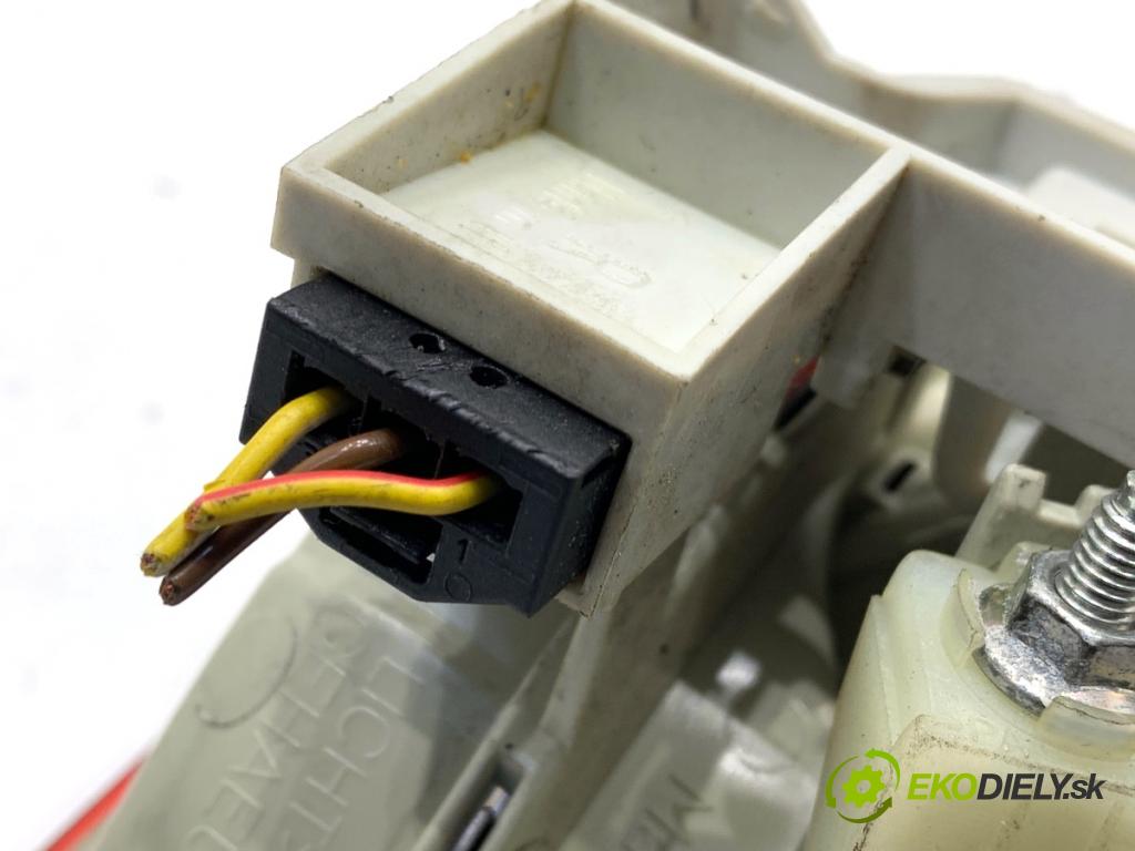 BMW E61 Kombi 2006 120 kW 520 d 1995 Svetlo zad pravá vnútorná 7165830 (Kľučka dverí ostatné)