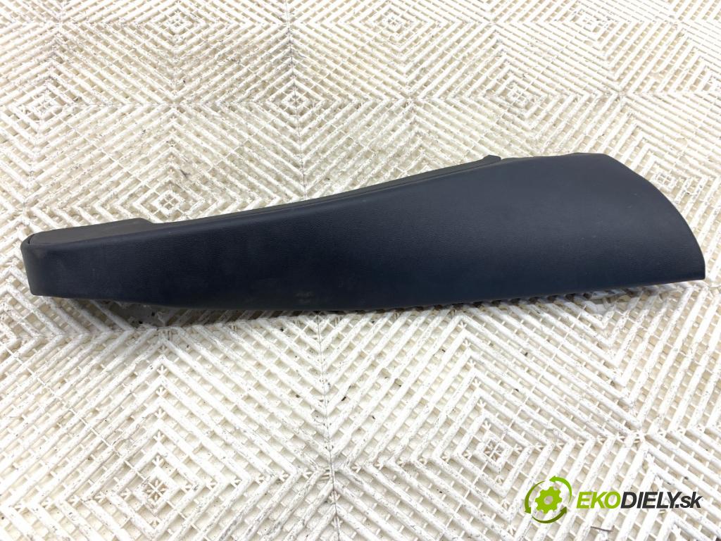 BMW G05 SUV 2020 195 kW xDrive 30 d 2993 čalúnenie POKLADNE: pravy 3831410