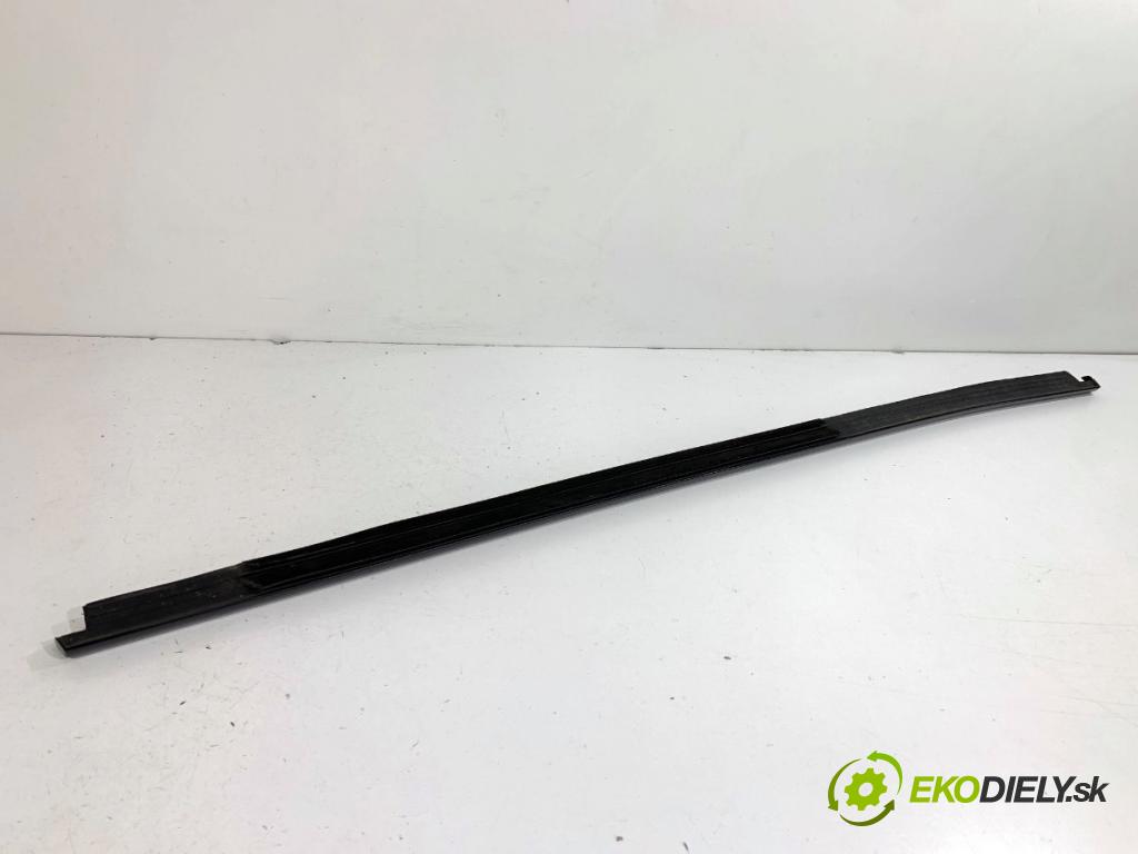 BMW G05 SUV 2020 195 kW xDrive 30 d 2993 Lišta Sbírání: zad ľavy 7444067