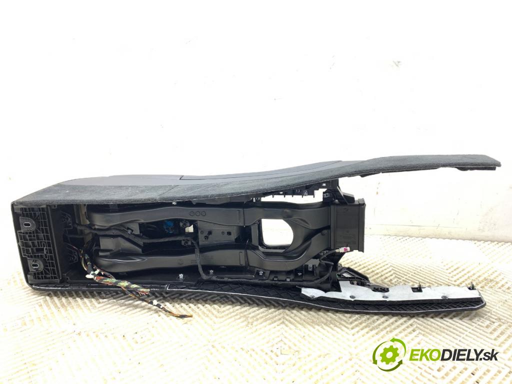 BMW G05 SUV 2020 195 kW xDrive 30 d 2993 Tunel stredový opierka