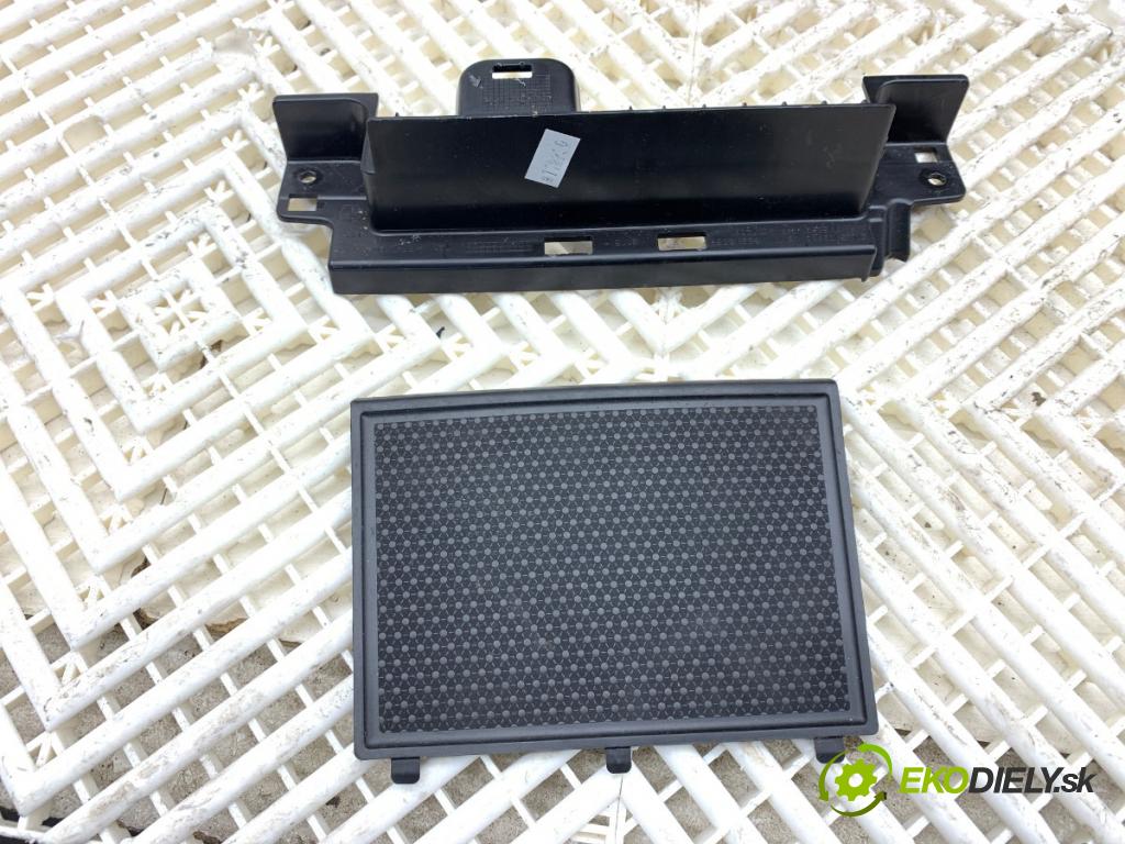 BMW G05 SUV 2020 195 kW xDrive 30 d 2993 Tunel stredový opierka