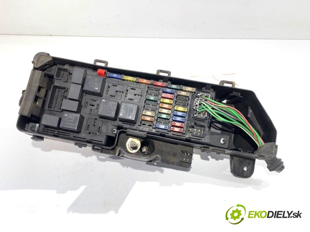 VOLVO V70 II Kombi 2000 184 kW 2.3 T5 2319 Skrinka poistková 9494210 (Poistková skrinka)