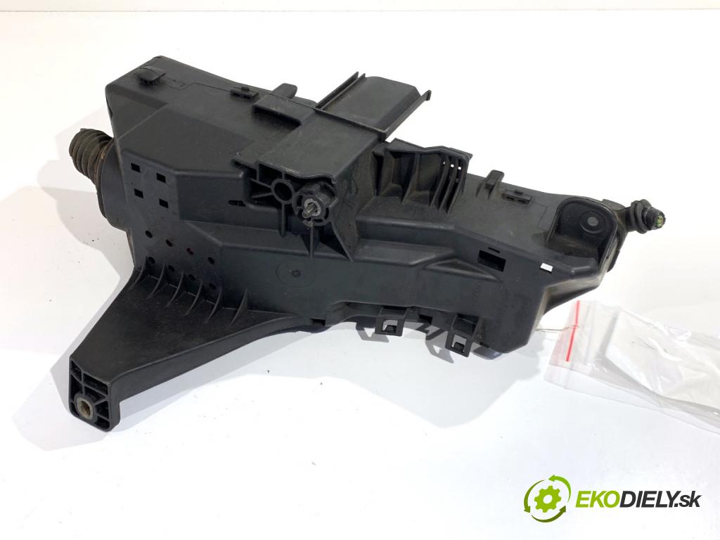 VOLVO V70 II Kombi 2000 184 kW 2.3 T5 2319 Skrinka poistková 9494210 (Poistková skrinka)