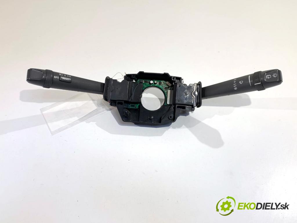 VOLVO V70 II Kombi 2000 184 kW 2.3 T5 2319 přepínač kombinovaný 9452394 (Páčky pod volantem)