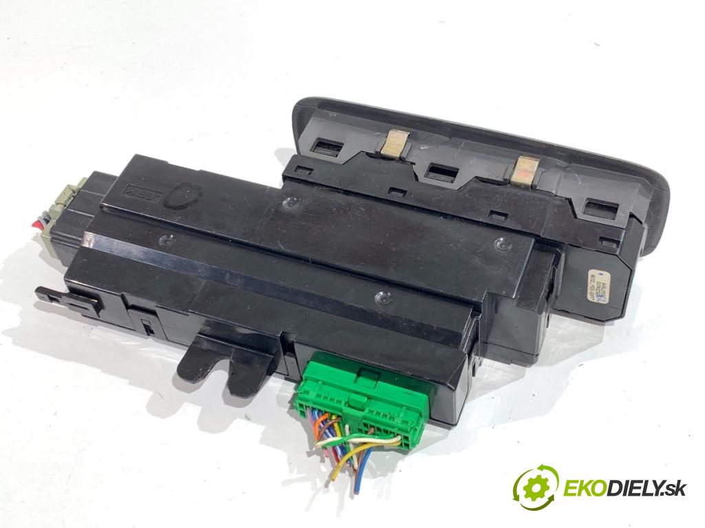 VOLVO V70 II Kombi 2000 184 kW 2.3 T5 2319 Prepínač okien 09193383 (Prepínacie páčky pod volantom)