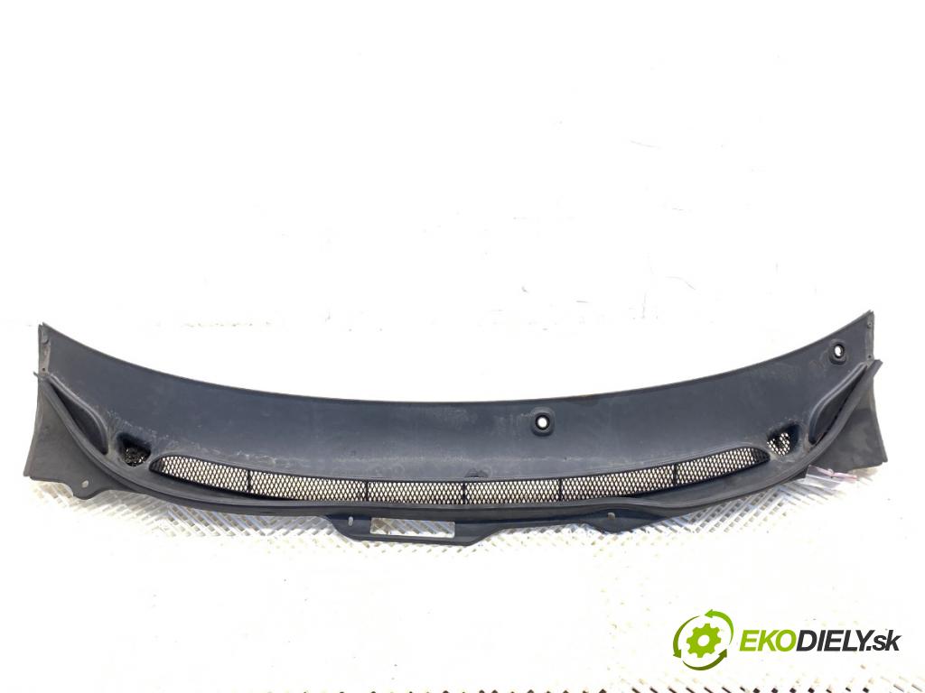 VOLVO V70 II Kombi 2000 184 kW 2.3 T5 2319 Torpédo, plast pod čelné okno 9190000 (Torpédo (plast pod čelným sklom))