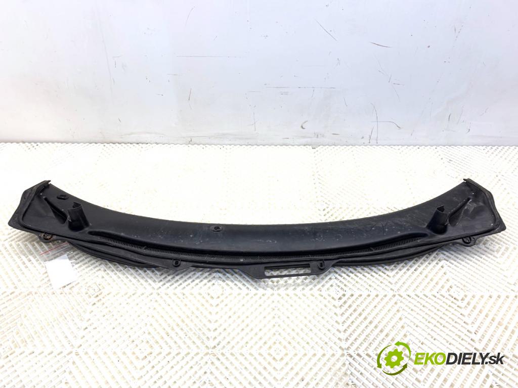 VOLVO V70 II Kombi 2000 184 kW 2.3 T5 2319 Torpédo, plast pod čelné okno 9190000 (Torpédo (plast pod čelným sklom))