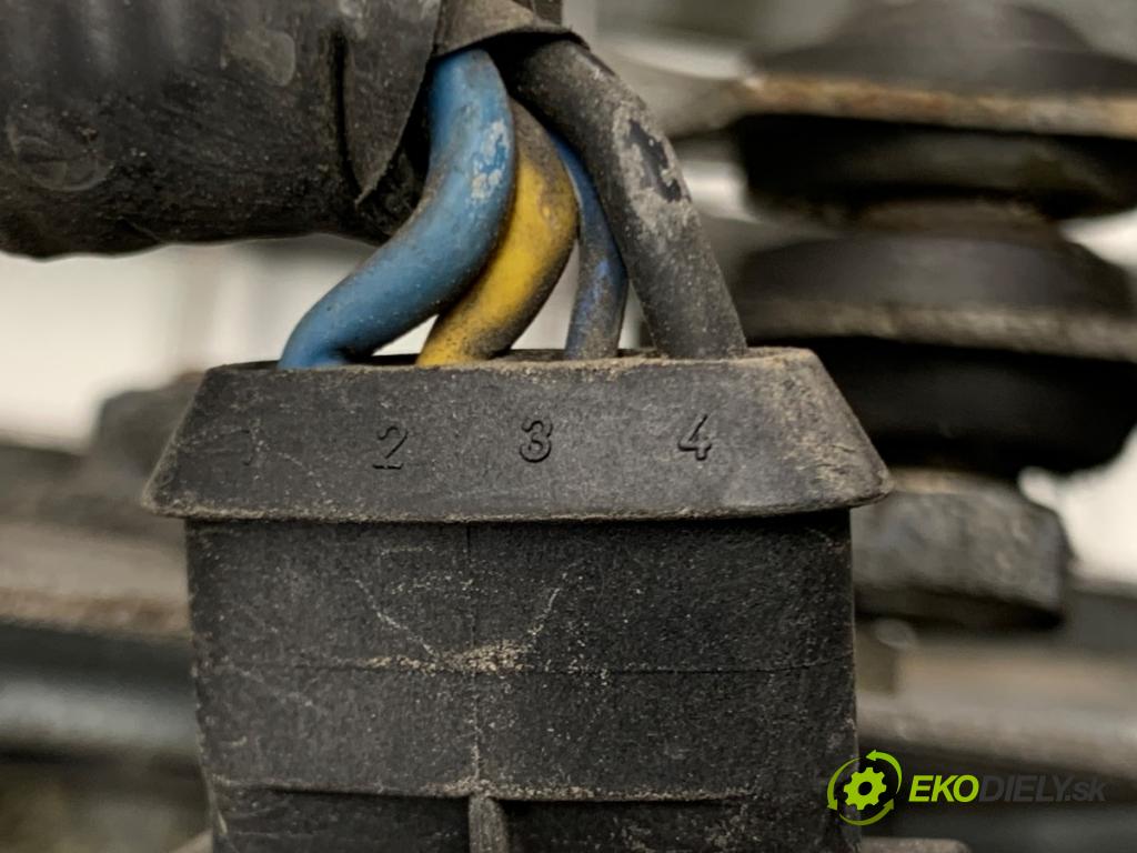 VOLVO V70 II Kombi 2000 184 kW 2.3 T5 2319 Mechanizmus stieračov predný 8624239 (Motorček stieračov predný)