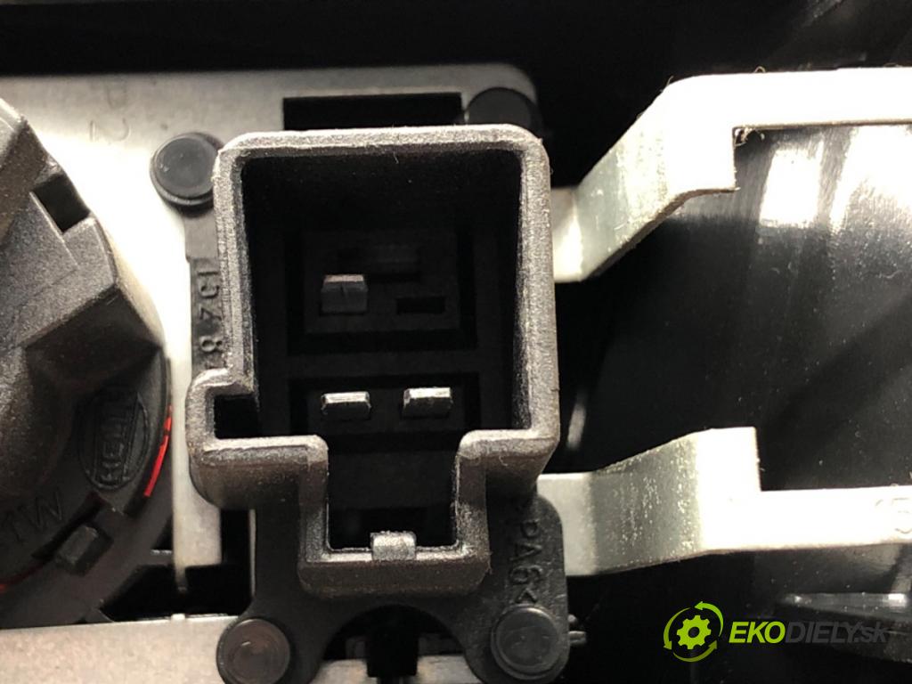 VOLVO V70 II Kombi 2000 184 kW 2.3 T5 2319 Svetlo ľavy zad 9154493 9154497