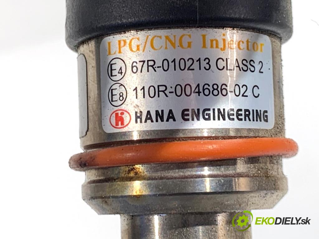 VOLVO V70 II Kombi 2000 184 kW 2.3 T5 2319 vstrekovač LPG 67R-010213