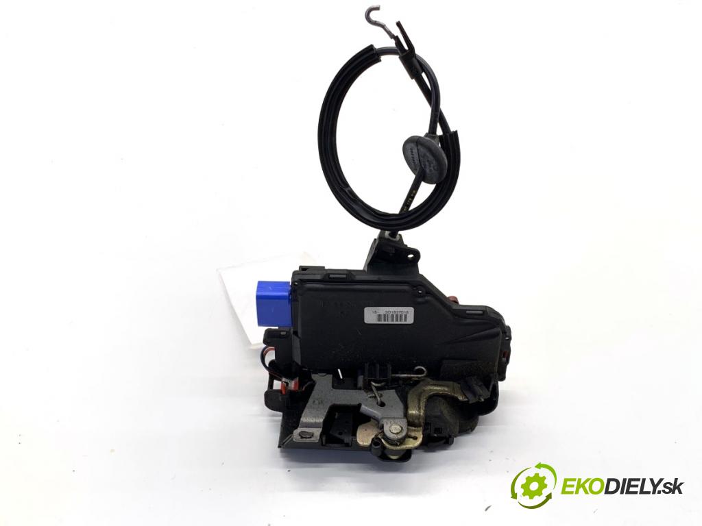 VW GOLF V liftback 2004 55 kW 1.4 16V 1390 zámok dveře levý zadní část 3D1837015