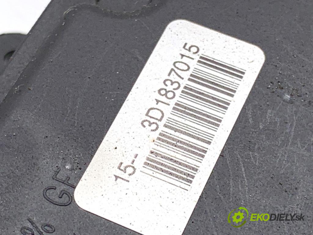 VW GOLF V liftback 2004 55 kW 1.4 16V 1390 zámok Dvere ľavy zad 3D1837015