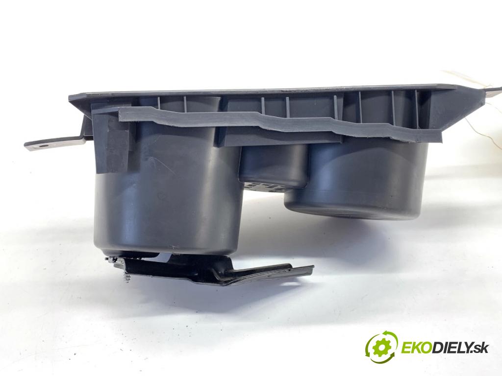 VW GOLF V liftback 2004 55 kW 1.4 16V 1390 Držiak na nápoje 1K0862531 (Držiak (úchyt) na nápoje)