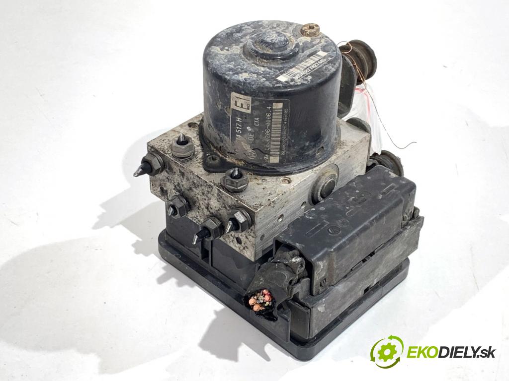 VW GOLF V liftback 2004 55 kW 1.4 16V 1390 Pumpa ABS 1K0614517H 1K0907379K (Pumpa ABS)