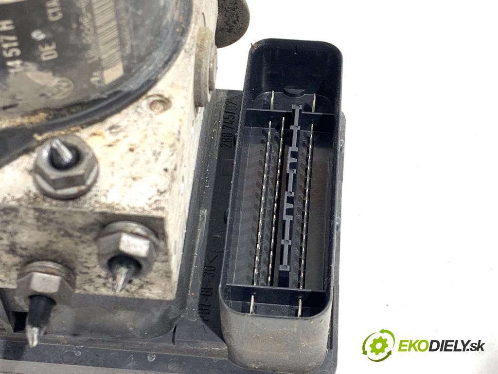 VW GOLF V liftback 2004 55 kW 1.4 16V 1390 Pumpa ABS 1K0614517H 1K0907379K (Pumpa ABS)