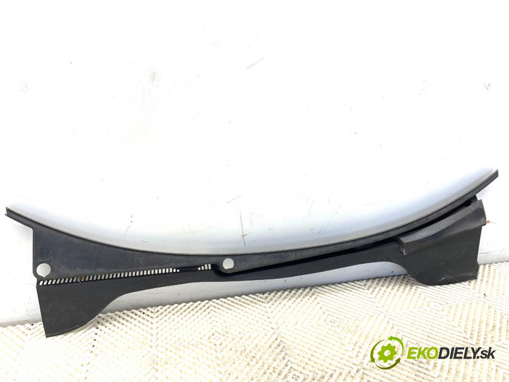 VW GOLF V liftback 2004 55 kW 1.4 16V 1390 Torpédo, plast pod čelné okno 1K1819415A (Torpédo (plast pod čelným sklom))