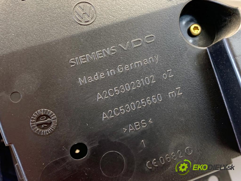 VW GOLF V liftback 2004 55 kW 1.4 16V 1390 Prístrojovka 1K0920851F (Prístrojová doska)