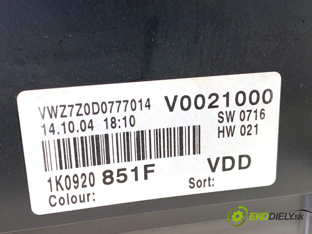 VW GOLF V liftback 2004 55 kW 1.4 16V 1390 Prístrojovka 1K0920851F (Prístrojová doska)