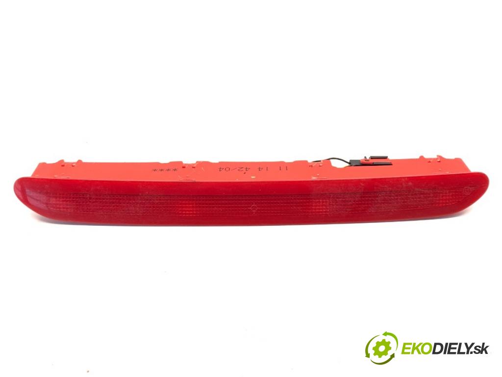 VW GOLF V liftback 2004 55 kW 1.4 16V 1390 světlo brzdových světel 1K6945097B