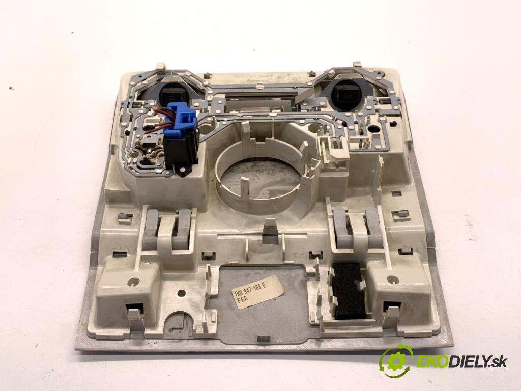 VW GOLF V liftback 2004 55 kW 1.4 16V 1390 Svetlo stropné 1K0947105E