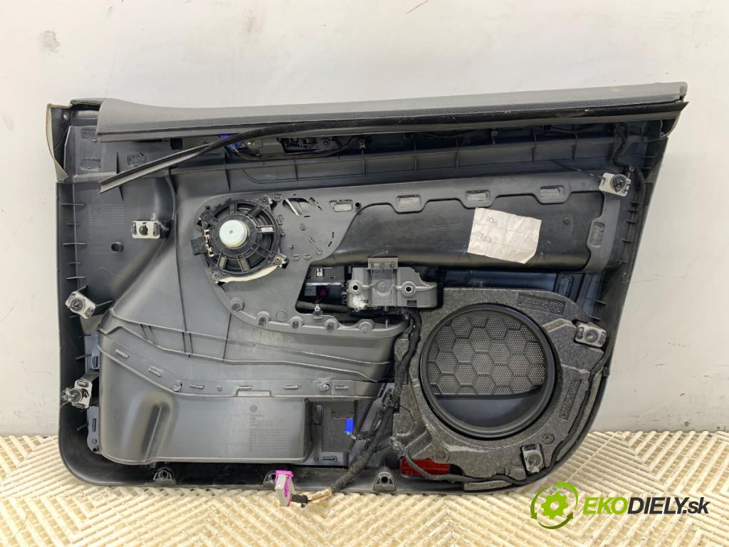 VW GOLF V liftback 2004 55 kW 1.4 16V 1390 čalúnenie Dvere ľavy predný