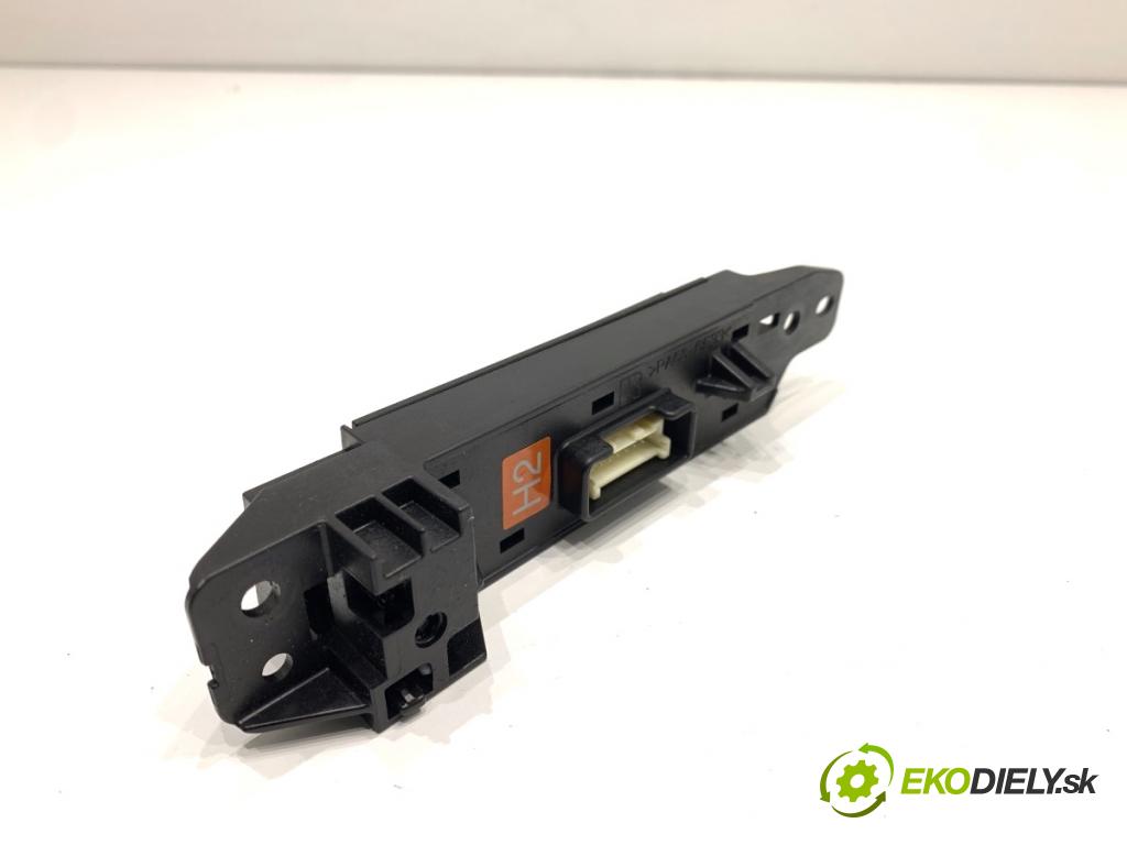 LEXUS IS sedan 2015 180 kW 200t (ASE30) 1998 Dislpej DISPEJ 76H710LHD