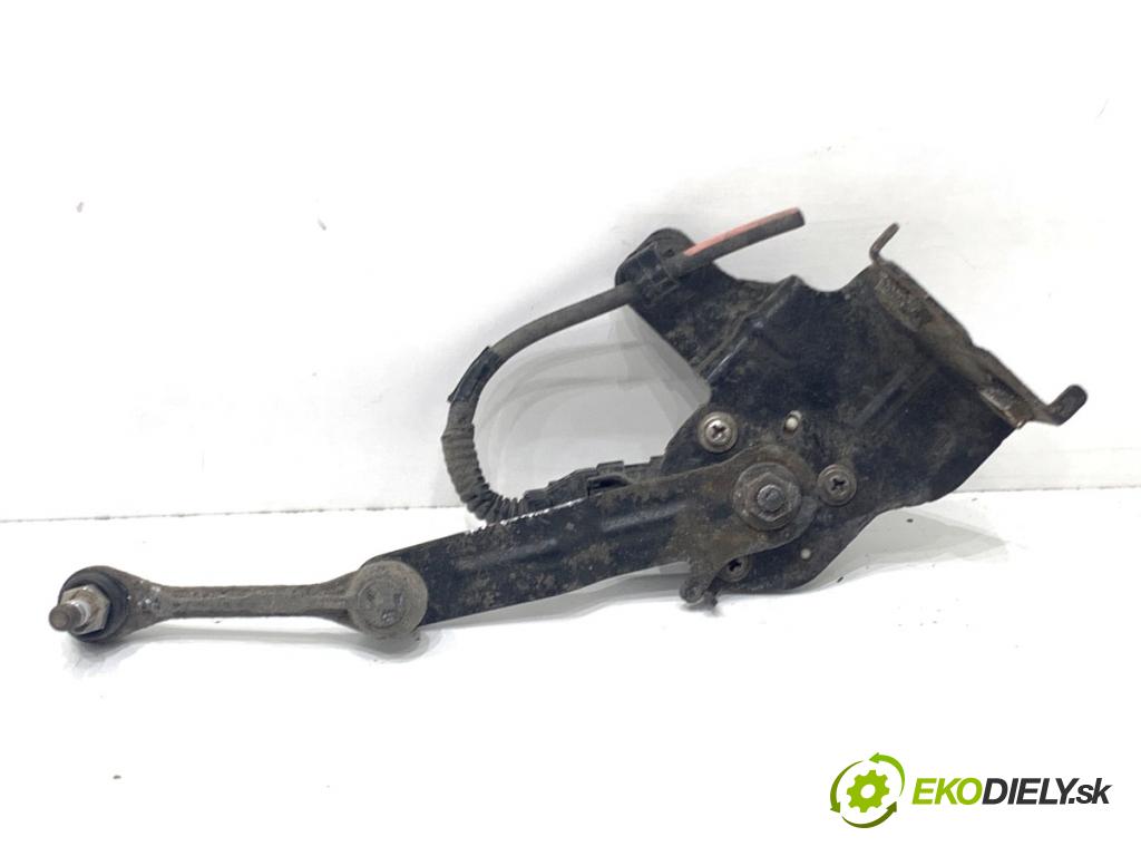 LEXUS IS sedan 2015 180 kW 200t (ASE30) 1998 snímač ÚROVEŇ: XENON  (Snímač)