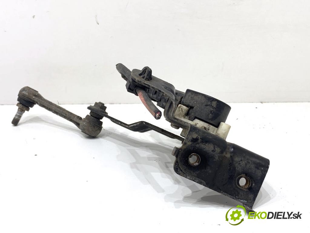 LEXUS IS sedan 2015 180 kW 200t (ASE30) 1998 snímač ÚROVEŇ: XENON  (Snímač)